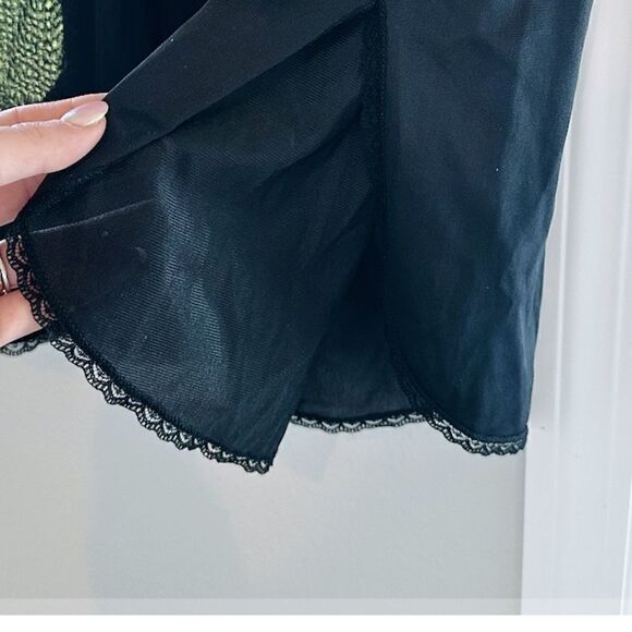 Vintage black slip skirt with slit and Lacey trim - Picture 2 of 3